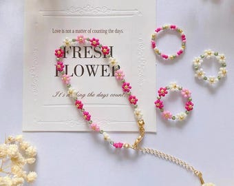 Handmade Raspberry Flower Beaded Bracelet: Nature Inspired Jewelry