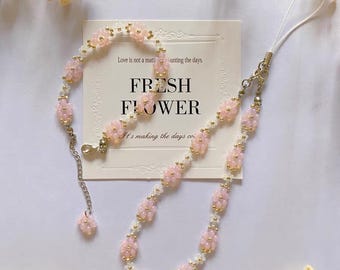 Pink Daisy Beaded Phone Charm: Handmade Floral Bracelet
