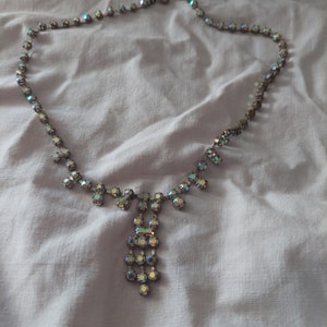 Beautiful vintage rhinestone necklace