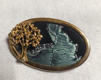 Beautiful brooch. Handmade. From a collection.