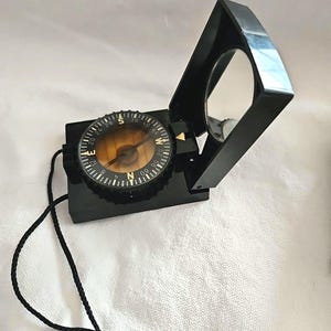 vintage marching compass / field compass made in w. Germany Freiberger Präzisionstechnik from estate
