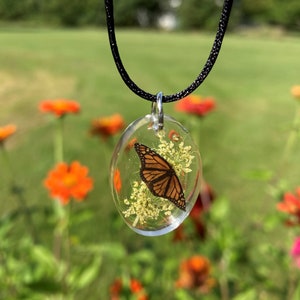 Natural colored adjustable Monarch butterfly necklace and pendant with natural colored Queen Anne’s lace