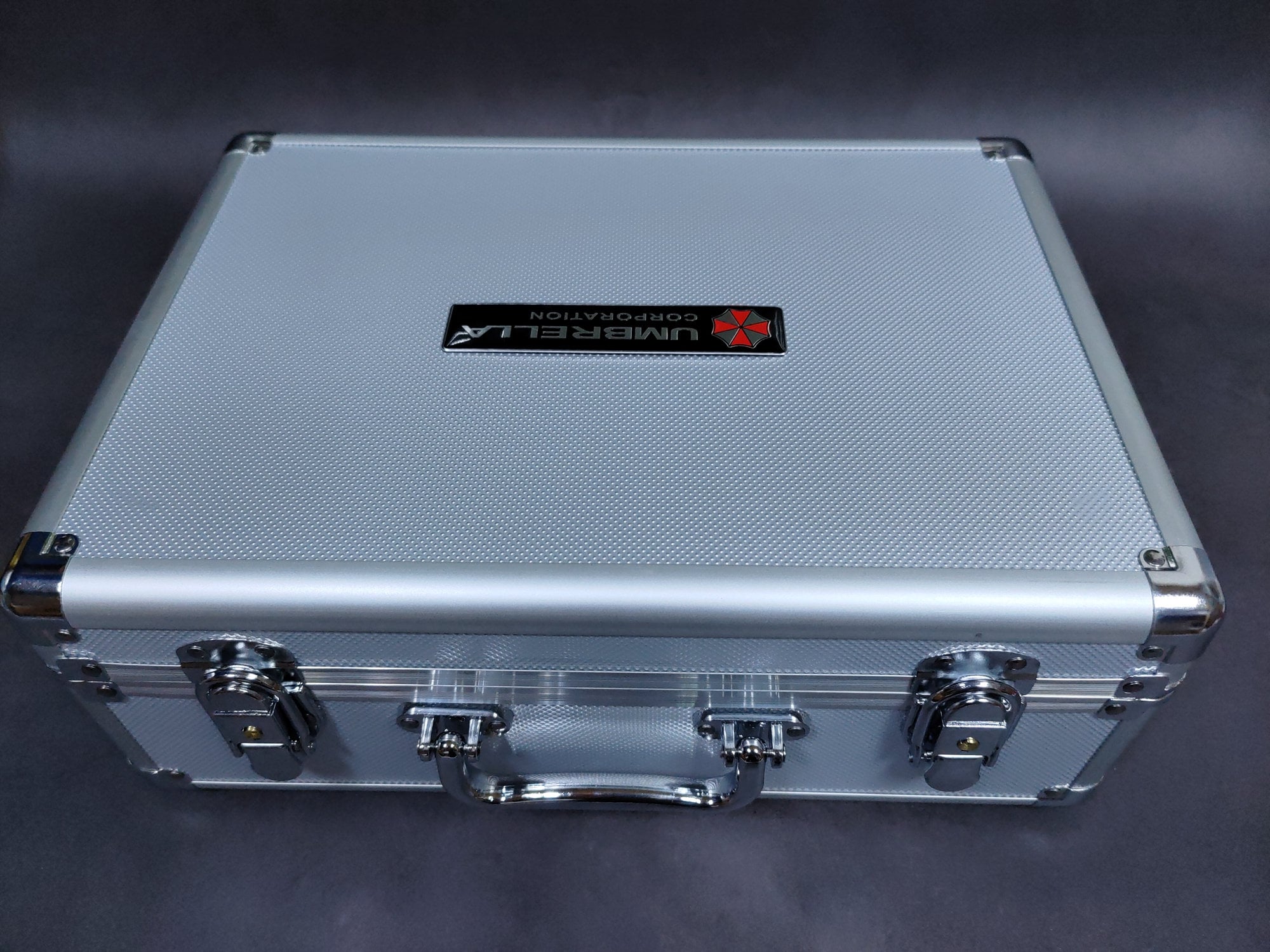 バイオハザード T-ウイルス 専用ケース付き Amazon.co.jp: toynk Fourth Castle Micromedia バイオハザード