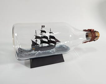 ジャンク品　ニューギン外枠　黒船　おまけつき ブラックパール号のボトル入り模型、映画小道具 - Etsy 日本