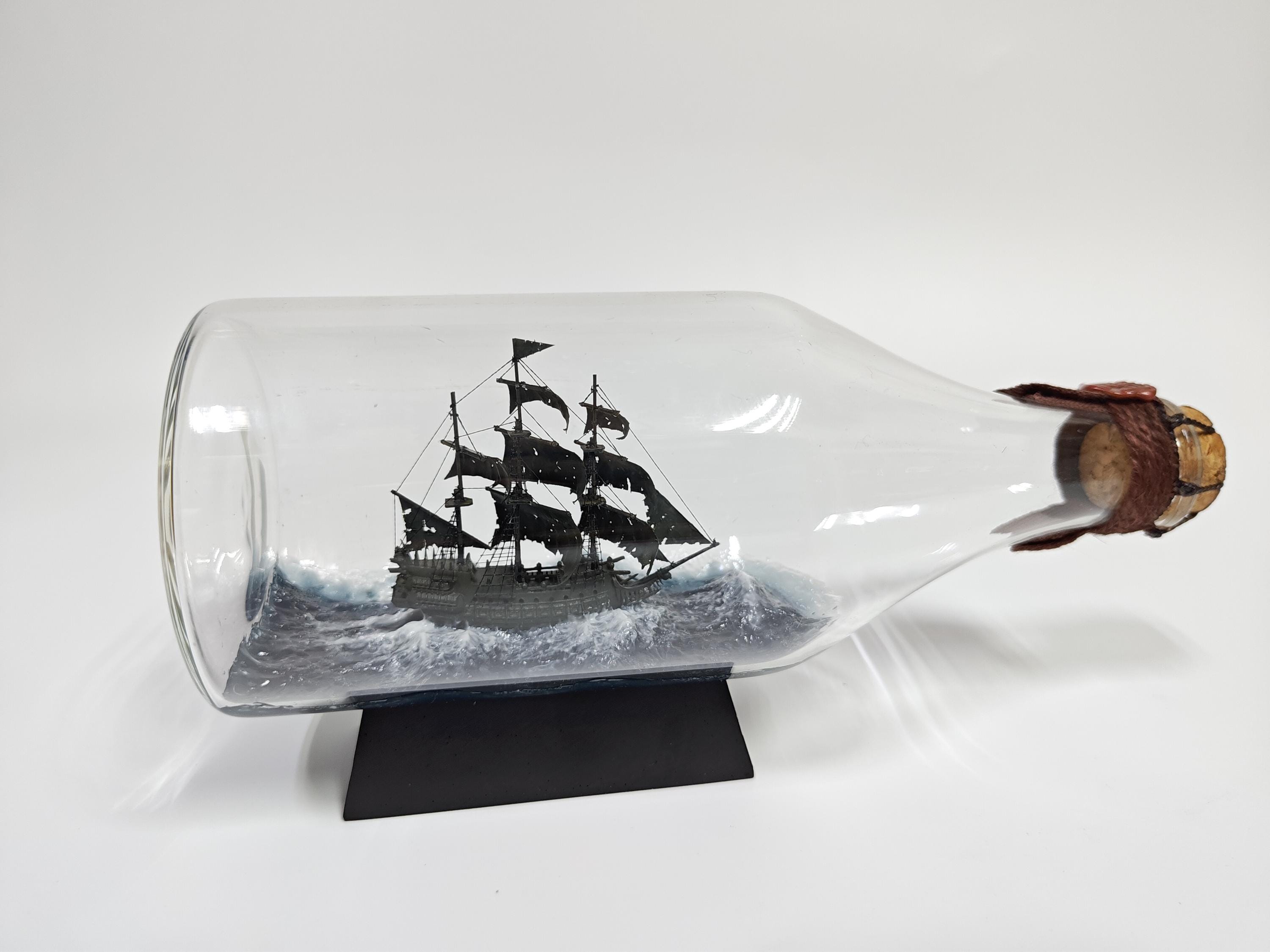 バンダイ 悪霊の館 恐怖の無人島 激戦Uボート　ジャンク品 フライング・ダッチマン ボトルに入った船 幽霊船 模型 映画