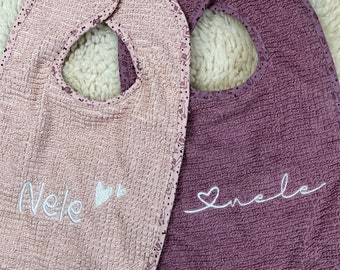 Doppelpack Baby-Lätzchen mit Namen bestickt - Bio-Baumwolle - Personalisiert - Druckknopflatz - Spucktuch - 26cm*40cm