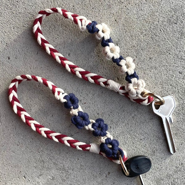 American flag wristlet, with red white stripes and navy stars, made of 100% coton