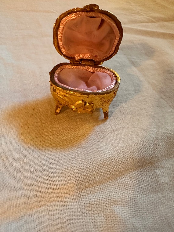 Antique Gilded Victorian ring box - image 2