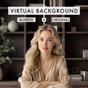 Może przedstawiać: Kobieta z blond włosami i beżową górą jest wyśrodkowana na tle rozmytego tła. Tekst "VIRTUAL BACKGROUND" znajduje się u góry, a pod nim "BLURRED + ORIGINAL". Tło to ciemna drewniana biblioteka.