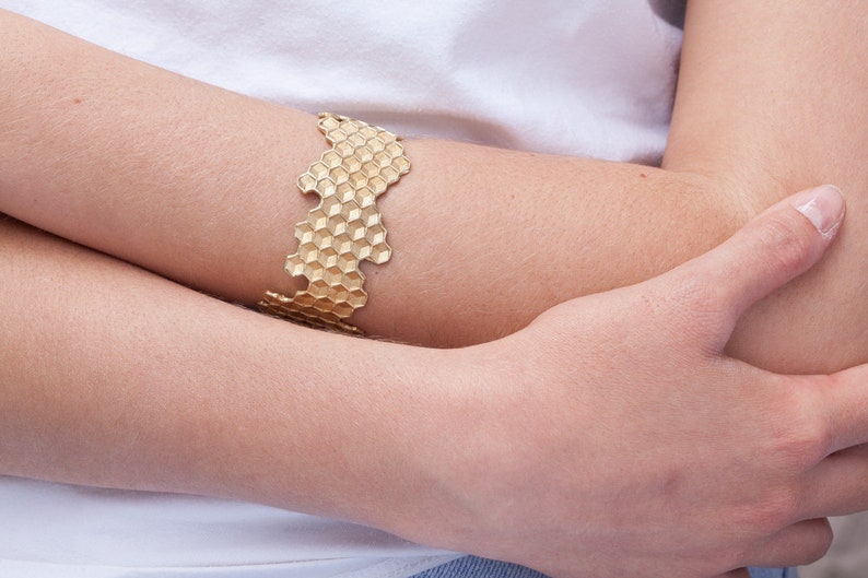 KYPSÈLI BRACELET ALVEARE Studs Brass Silver bees beeswax honeycomb nectar honey hive image 4