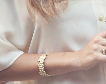 KYPSÈLI BRACELET ALVEARE - Studs - Brass - Silver - bees - beeswax - honeycomb - nectar - honey -hive