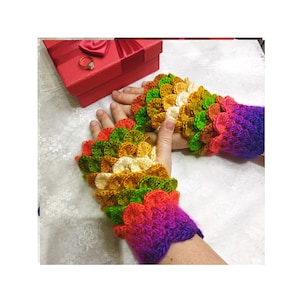 Dragon Scale Fingerless Gloves: Knit Crocodile Stitch Mittens