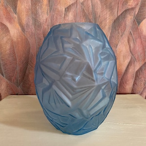 Art Deco-stijl glazen vaas, vintage, geometrische patronen.