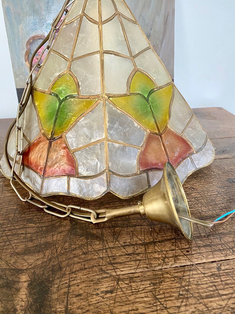 Vintage mother-of-pearl and brass pendant light, Art Deco style image 3