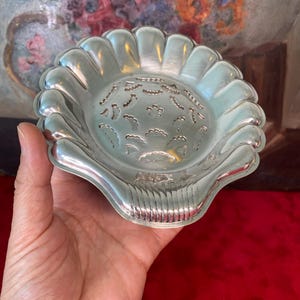 Coquillor, openwork shell-shaped butter dish, silver-plated metal, butterflor, vintage French 1960.