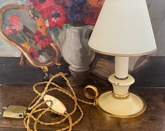 Old table lamp, bedside lamp in the shape of a hand candle holder, in brass.