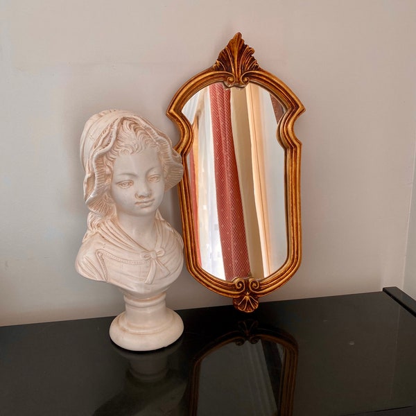 Ancien miroir style Louis XV ‘’Rocaille’’ à coquille, miroir doré baroque.