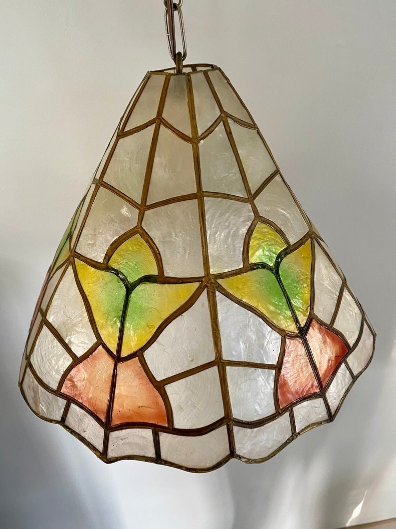 Vintage mother-of-pearl and brass pendant light, Art Deco style image 6