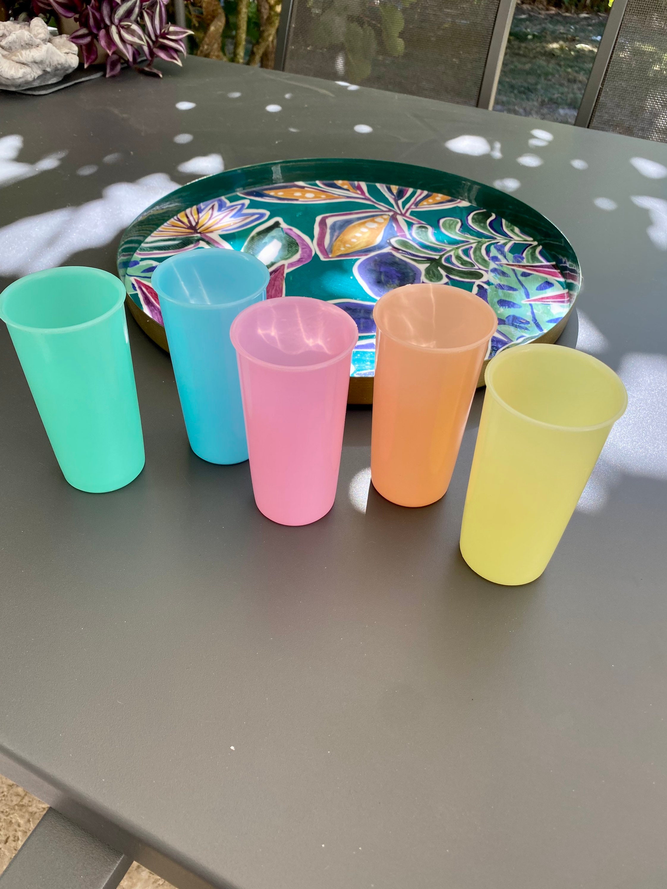 Gobelets Tupperware pastel vintage : ensemble de 11 pièces avec sous-verres et couvercles - France