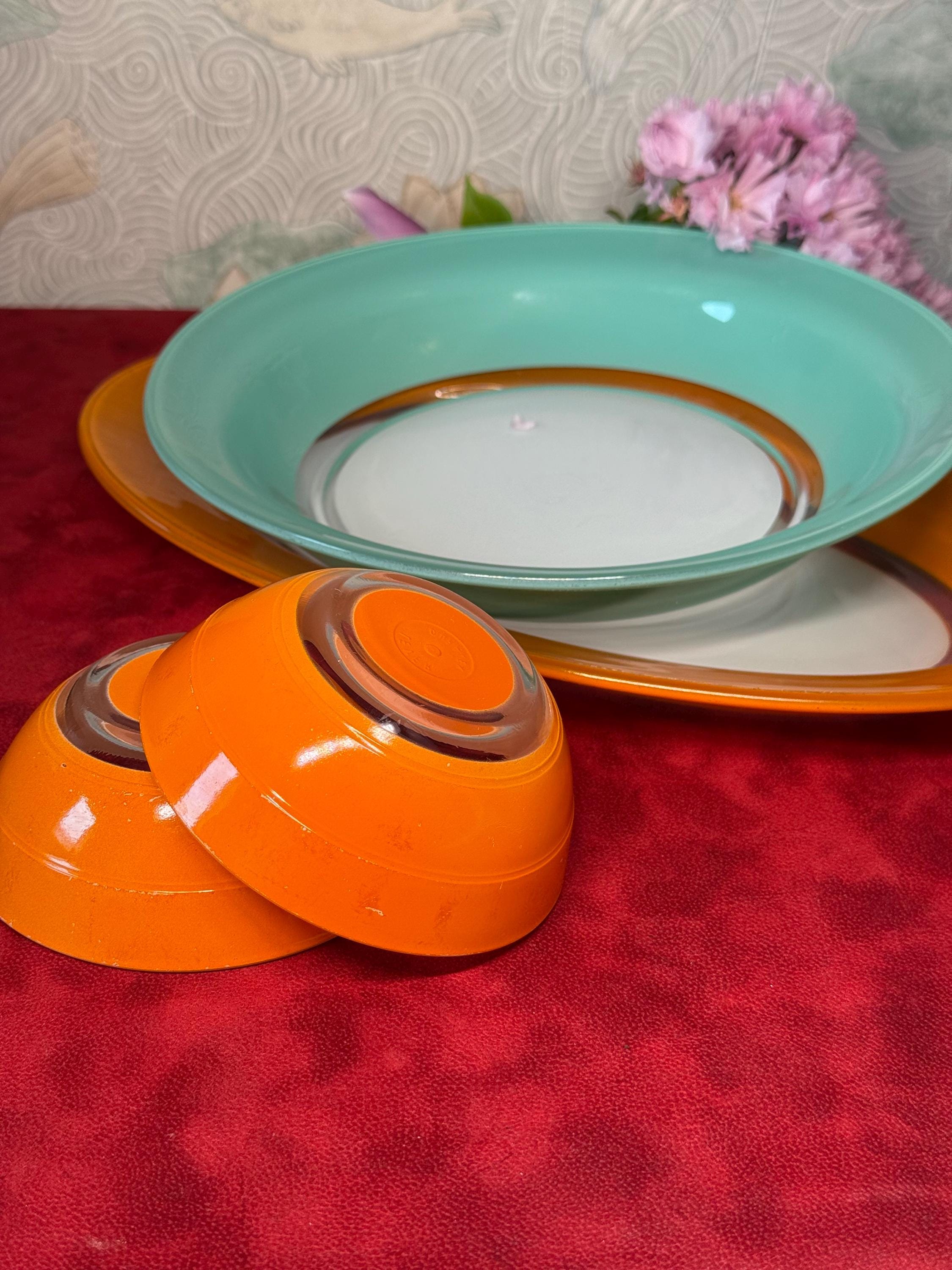 Vajilla vintage de vidrio templado Duralex, color naranja y verde pastel, vintage francés.