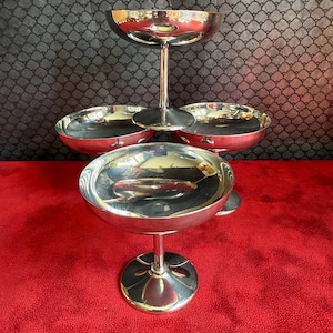 18/10 stainless steel ice cream cups, set of 4 stainless steel stemmed cups, vintage made in France 70s.