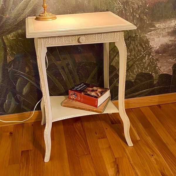 Ancienne console, table de chevet, table d'appoint, style shabby chic