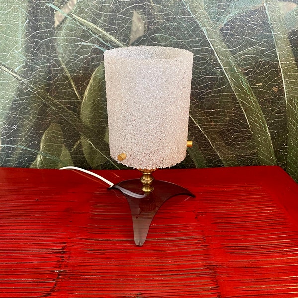 Lampe de chevet  ou de table vintage, design 1950, lampe tripode en perspex et plexiglass.