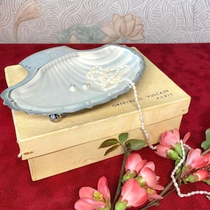 Silver-plated metal shell, caviar or butter dish, scallop-shaped bowl; Vulcain Paris goldsmiths.