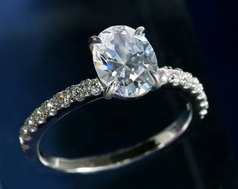 Anillo de compromiso ovalado, anillo de boda personalizado, anillo de novia personalizado, anillo de promesa de diamante simulado para ella, anillo de circonio cúbico