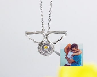 Collier de projection photo, colliers d’images personnalisés avec ailes d’ange, colliers de charme d’ange gardien personnalisés, cadeau commémoratif personnalisé