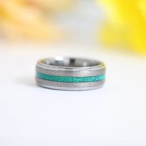 Conjunto de anillos de promesa a juego personalizados, anillos de boda personalizados para pareja, anillo de compromiso para él y para ella, anillo de ágata de musgo, anillo de tungsteno imagen 5