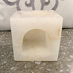 Hand-Carved Clear Quartz Essential Oil Diffuser: Aromatherapy Candle Holder