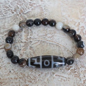 2 Eye Dzi Bead Bracelet: Tibetan Agate Amulet