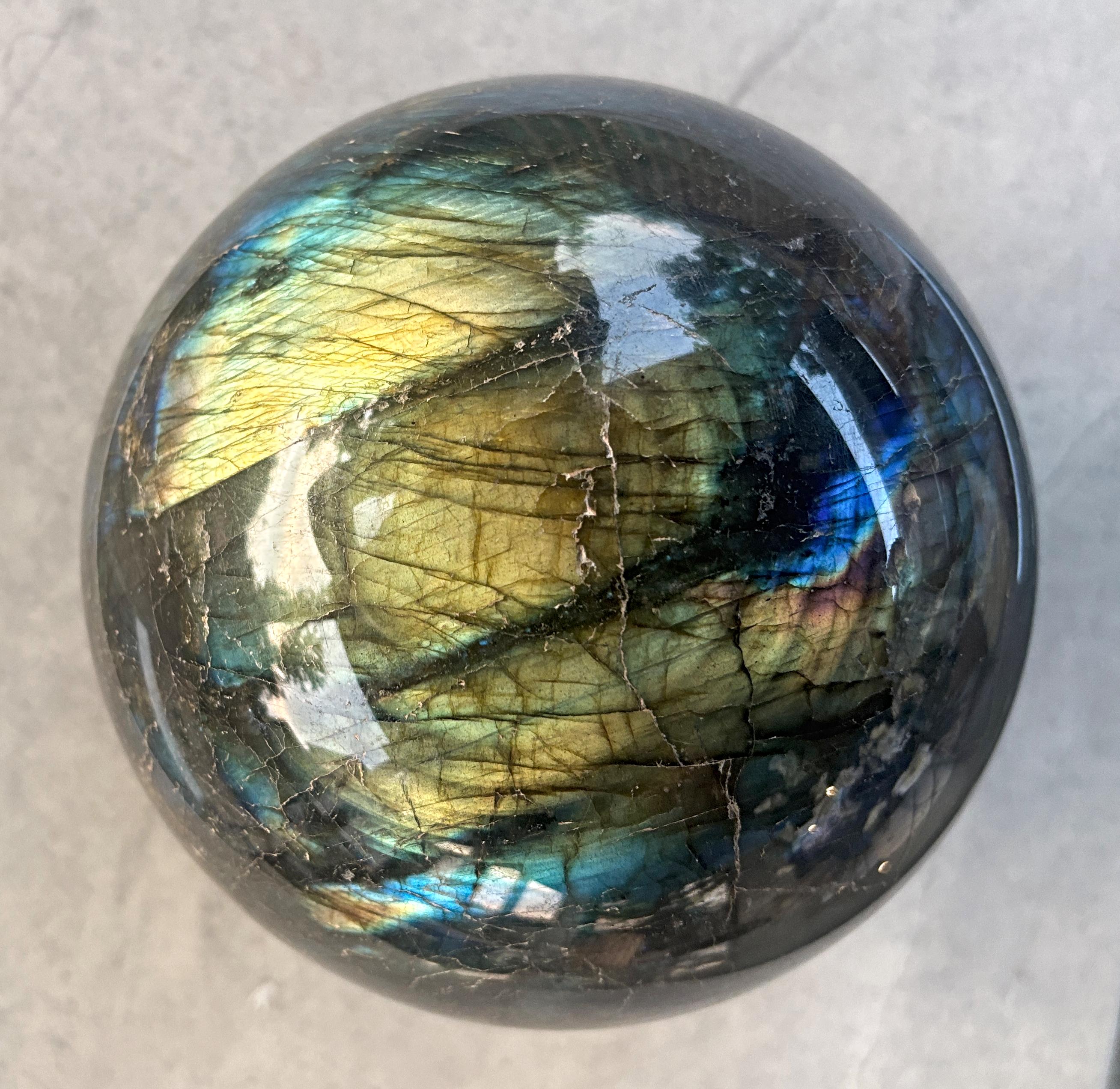 大きな華やかなラブラドライト球｜直感と変容の守護水晶 - Etsy 日本