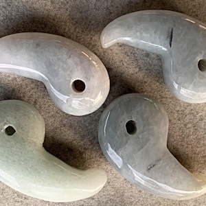 Magatama necklace 勾玉 necklace Real Jade Magatama Necklace