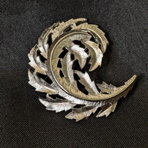 Trifari Curled Leaf Brooch with Silver Tone - 1960s