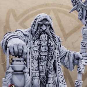 May include: A gray, detailed miniature of a dwarf wizard holding a lantern in one hand and a staff with a circular top in the other. The dwarf has a long, braided beard and is wearing a long robe with intricate designs. The miniature is printed with a 3D printer and is labeled "8K Printing".