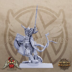 Female Tiefling | Gretchen | Champion, Fighter, Warrior | 32mm / 75mm | D&D, DnD, Pathfinder, Warhammer, Age of Sigmar | Daybreak Miniatures