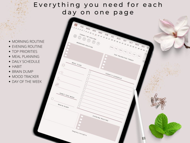 Op de afbeelding: Een digitale planner op het scherm van een tablet met een witte achtergrond. De planner bevat secties voor een dagelijks schema, maaltijdplanning, gewoontetracking, braindump, stemmingstracker en ochtend- en avondroutines. De planner bevat ook een kalender voor het jaar.