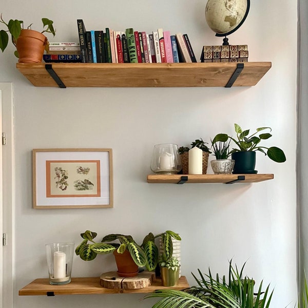Wooden wall shelf - shelf with shelf holder - hanging shelf for books - hanging wooden shelf with industrial metal bracket - wall decoration