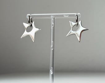 Gothic Stern Hoop Ohrringe, Edelstahl Y2K Stern Anhänger, industrieller subversiver ästhetischer Schmuck, Cyberpunk Stern Charms, Alt Geschenk
