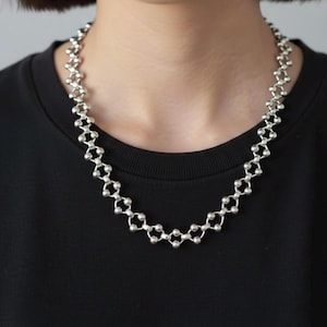 Collier piercing gothique, collier d'haltères, collier en cotte de mailles épaisse, collier chaîne boule Edgy, tour de cou punk rock alternatif en titane