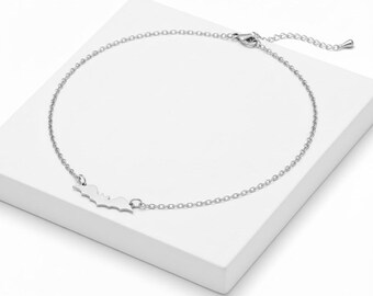 Edelstahl Fledermaus Halskette, Minimalist Goth Schmuck, Winziger Vampir Anhänger, Tierschutz Charm, Hexe Halsband, Anlauffrei