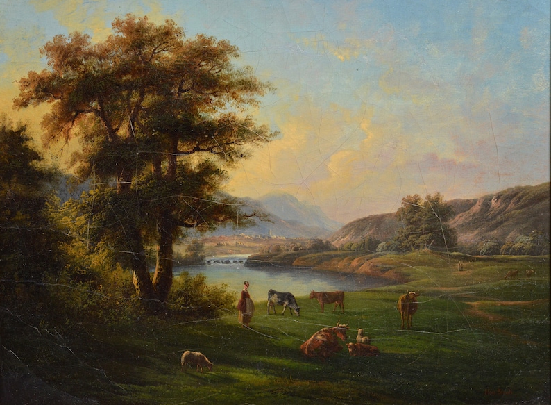 Op de afbeelding: Een schilderij van een landelijk landschap met een grote boom op de voorgrond, een rivier en een dorp in de verte. Er grazen koeien en schapen in het veld, en een vrouw staat bij de rivier.