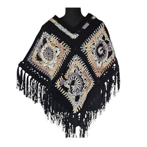 Boho Chic Crochet Poncho - Stylish Gift for Mom