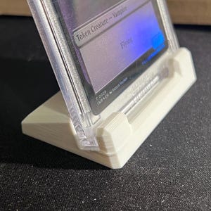 Présentoir 3D pour cartes à collectionner – Compatible avec les étuis magnétiques CARD CASE 35 pt d'Ultimate Guard