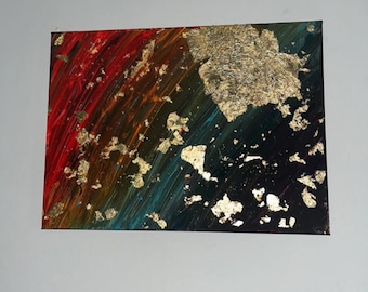 Peut inclure: Tableau abstrait aux couleurs vives : rouge, marron, turquoise et noir. Des feuilles d'or parsèment la toile, ajoutant une touche luxueuse et texturée. L'œuvre présente un style moderne et expressif.