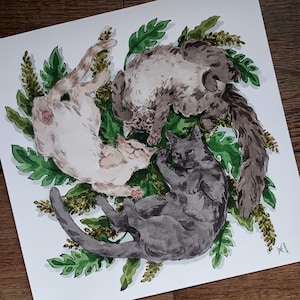 Kitty Trio - Stampa artistica 8x8 - Gatti giocosi e foglie dipinte