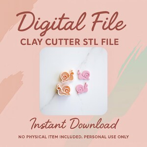 Könnte beinhalten: Digitale Datei mit einer STL-Datei für einen Ton-Ausstecher. Das Bild zeigt vier schneckenförmige Ton-Ausstecher in Orange und Rosa. Der Text enthält "Digital File" und "Instant Download" in einer dekorativen Schriftart.