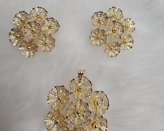 Golden Blossom Harmony Set